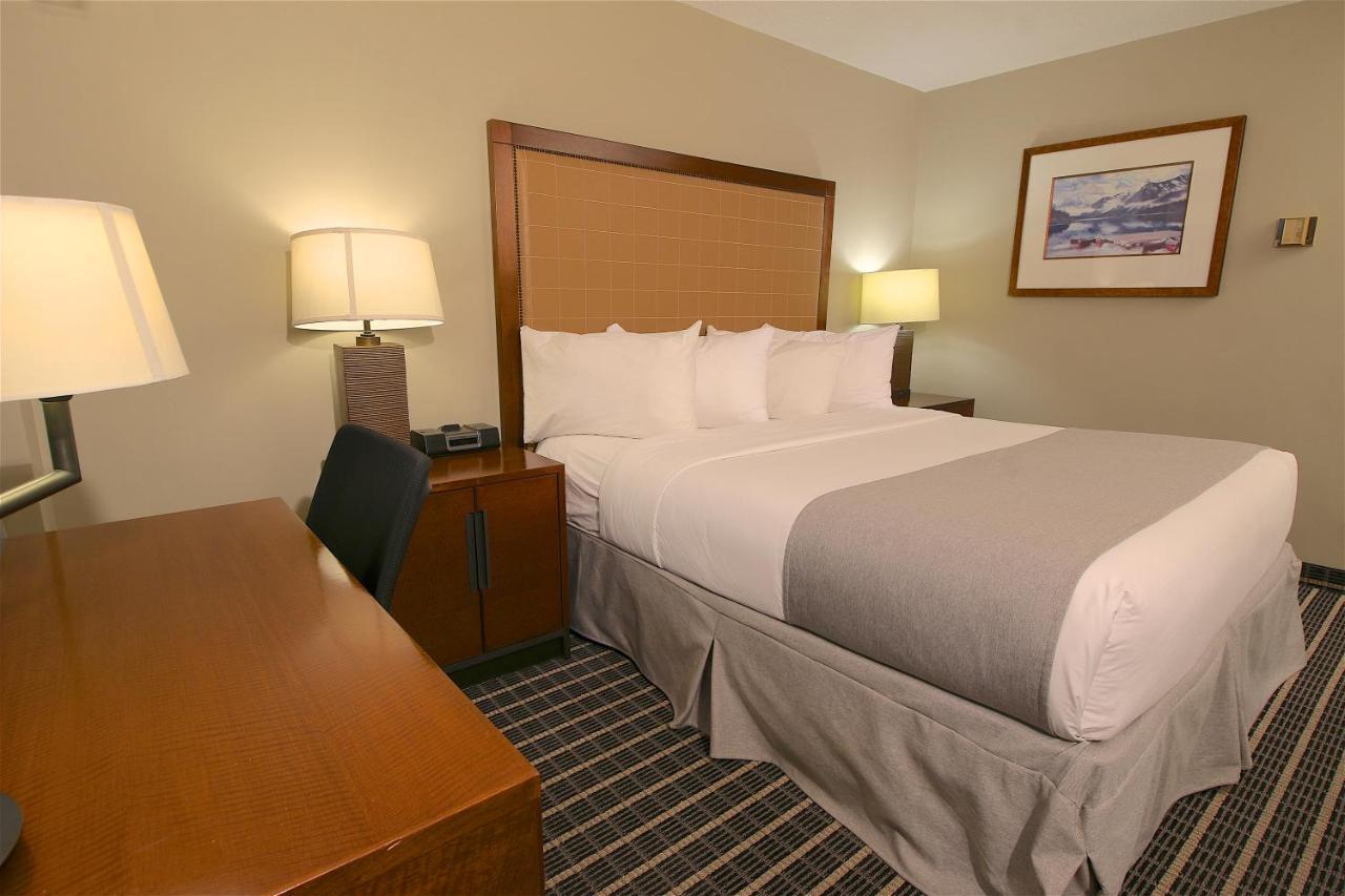 Clarion Pointe Hotel Medicine Hat Kültér fotó