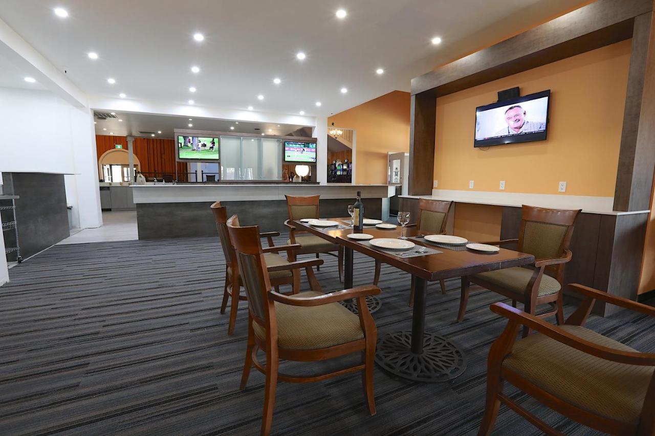 Clarion Pointe Hotel Medicine Hat Kültér fotó