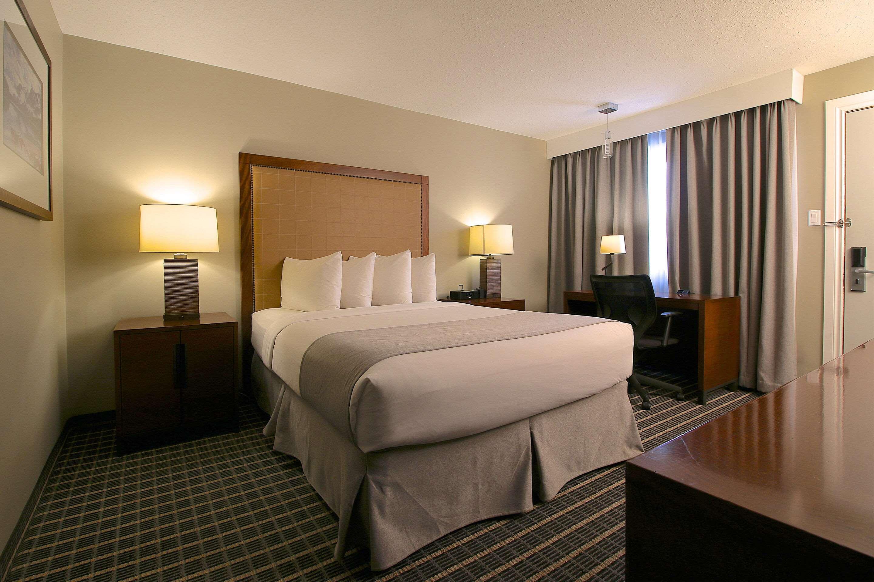 Clarion Pointe Hotel Medicine Hat Kültér fotó