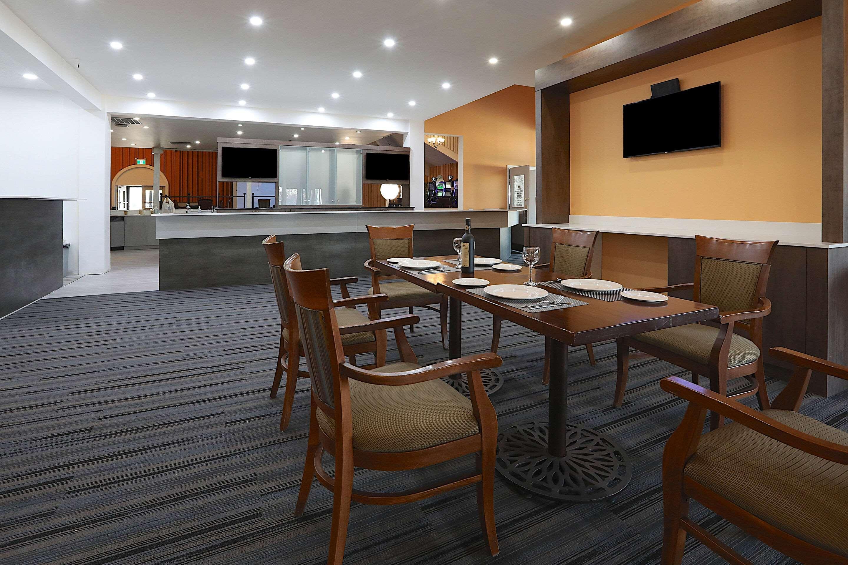 Clarion Pointe Hotel Medicine Hat Kültér fotó