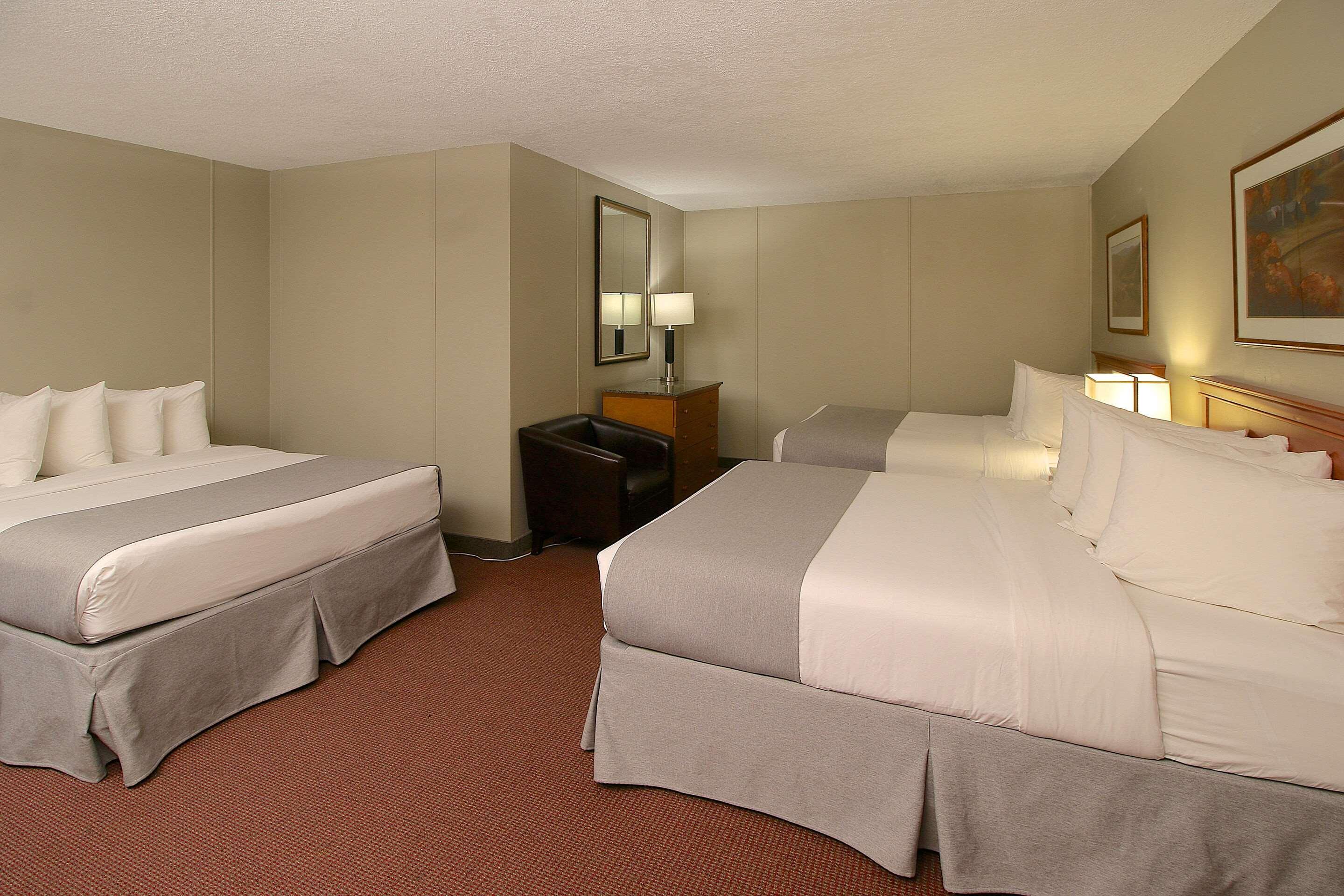 Clarion Pointe Hotel Medicine Hat Kültér fotó