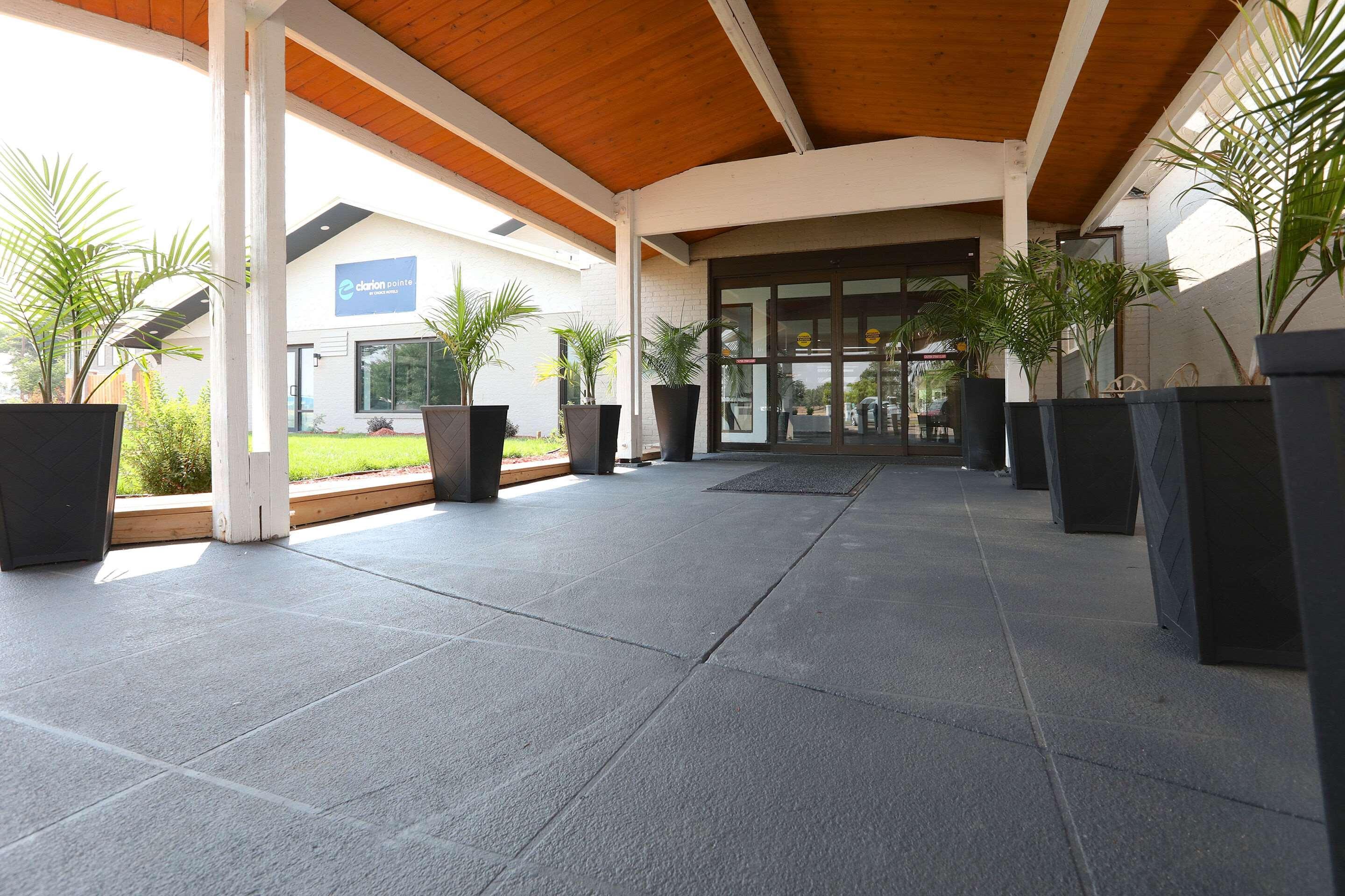 Clarion Pointe Hotel Medicine Hat Kültér fotó