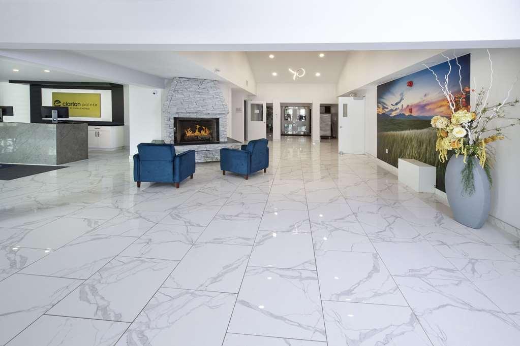 Clarion Pointe Hotel Medicine Hat Beltér fotó
